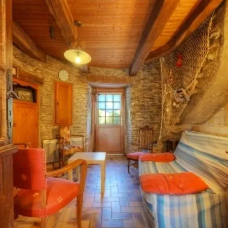Villa 3 *